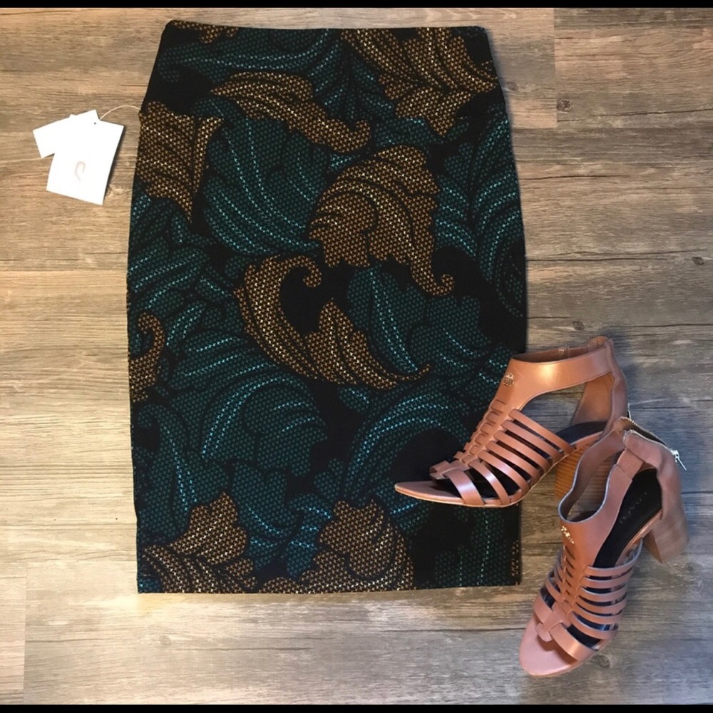 Small LulaRoe Cassie NWT and Small Perfect T NWOT